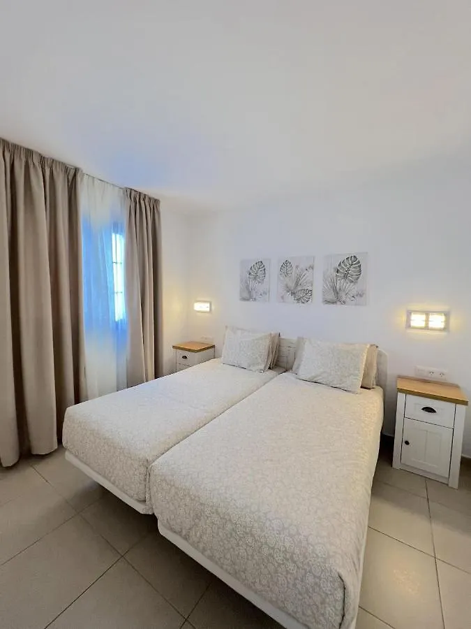 Casahost Bastian Boutique I Seaview Apartment Costa Teguise 0*,