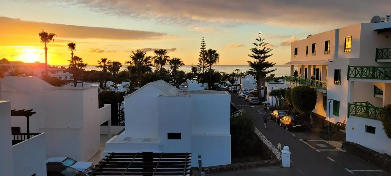 Casahost Bastian Boutique I Seaview Apartment Costa Teguise