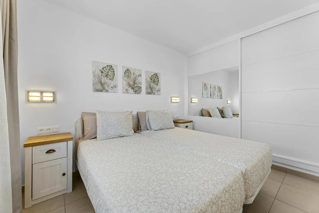 Casahost Bastian Boutique I Seaview Apartment Costa Teguise
