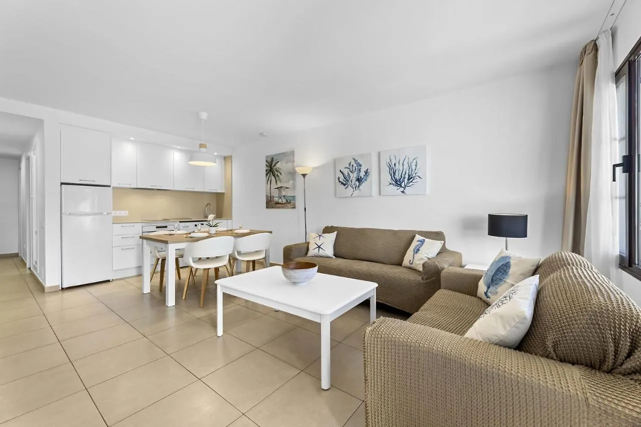 Casahost Bastian Boutique I Seaview Apartment Costa Teguise